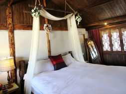 丽江束河情人结精品客栈