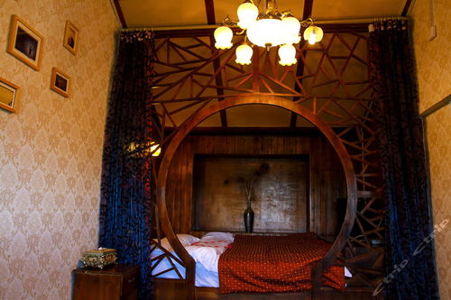 丽江筋斗云精品客栈蜜月大床房203 会员特惠，浪漫之旅的完美选择